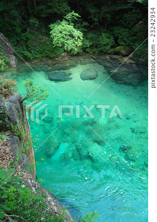 A temple Valley - Bears deep (Nagano Prefecture Ogawa Village) A temple Valley - Bears deep (Nagano Prefecture Ogawa Village) 23242934