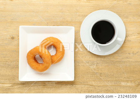甜甜圈和咖啡 23248109