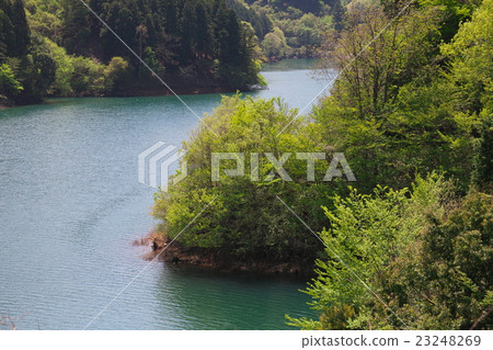 A lake A lake 23248269