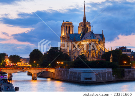 Notre Dame cathedral, Paris France 23251660