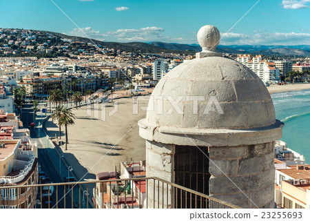 Picturesque view to the Peniscola coastline Picturesque view to the Peniscola coastline 23255693