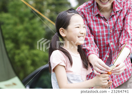 Family barbecue 23264741