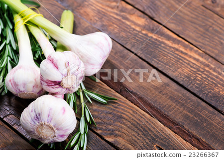garlic and rosemary garlic and rosemary 23266367