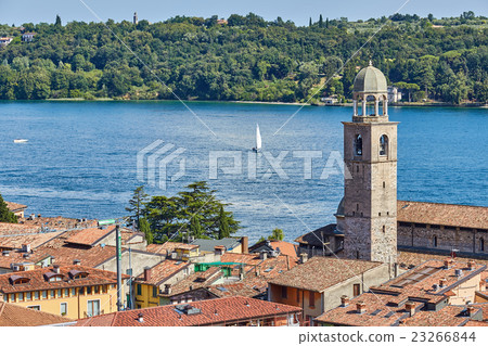 Roof with red tile houses and scenery on Lake 23266844