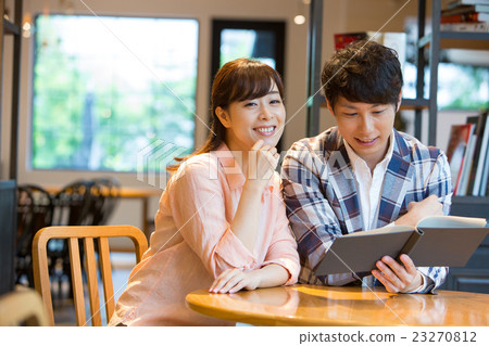 Middle couple image shooting cooperation: TENOHA DAIKANYAMA 23270812