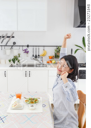 Elongation stretch 23271848