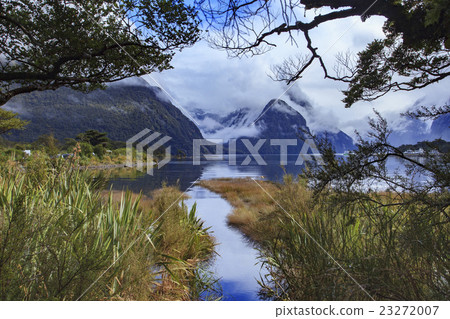 milfordsound fiordland national park  new zealand 23272007