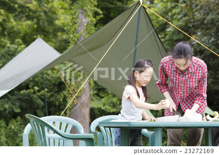 Family barbecue 23272169