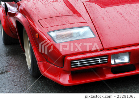 鮮紅色的意大利車[前] 23281363