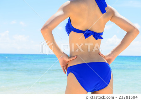A swimsuit lady 23281594