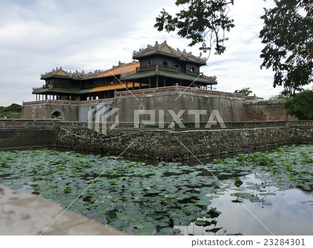 Tourism in Central Vietnam (Buildings of the Nguyen Dynasty) Tourism in Central Vietnam (Buildings of the Nguyen Dynasty) 23284301
