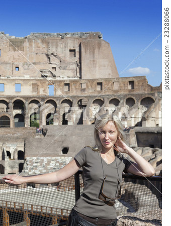 Italy. Rome. The tourist on ruins of the ancient C 23288066