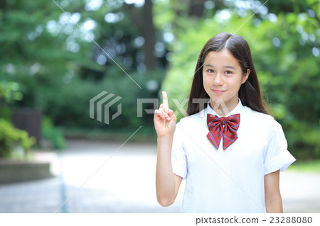 圖庫照片: 可愛的女孩初中學生