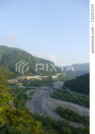 148號公路和舊路國道的新大谷橋 148號公路和舊路國道的新大谷橋 23293254