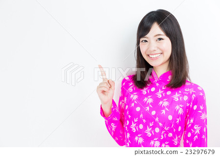 A woman wearing Ao-zai 23297679
