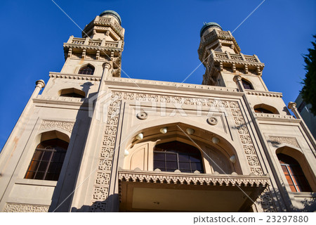A mosque 23297880