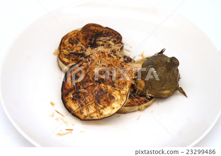 White eggplant steak 23299486