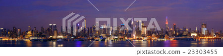 Manhattan midtown skyline at night Manhattan midtown skyline at night 23303455