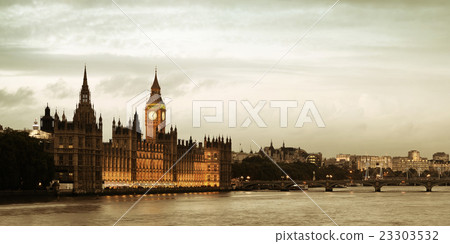 Westminster 23303532
