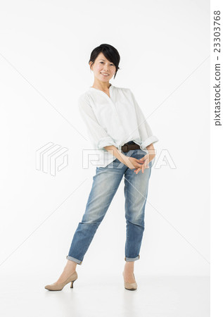 Women in their 40's 23303768