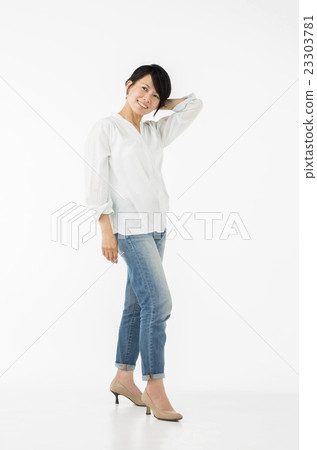 Women in their 40's 23303781