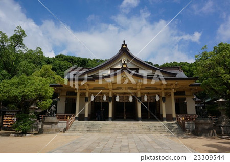 Shinto shrine familiar with Kusunko from locals in Kobe: Minatogawa Shrine Shinto shrine familiar with Kusunko from locals in Kobe: Minatogawa Shrine 23309544