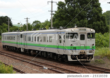在金山站·常規定期列車“2427 D”,日本最長的運行時間 在金山站·常規定期列車“2427 D”,日本最長的運行時間 23310339