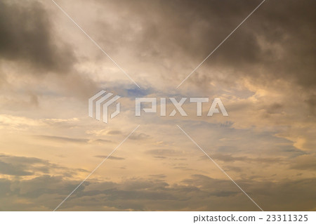 在大雨之後的游擊隊在大雨以後多雲天空晚上日落日落天空初夏天空複製空間字符空間 在大雨之後的游擊隊在大雨以後多雲天空晚上日落日落天空初夏天空複製空間字符空間 23311325