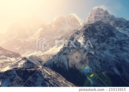 Kanchenjunga region 23313915