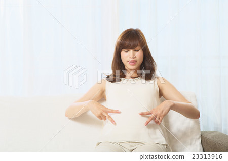 Pregnant woman image 23313916