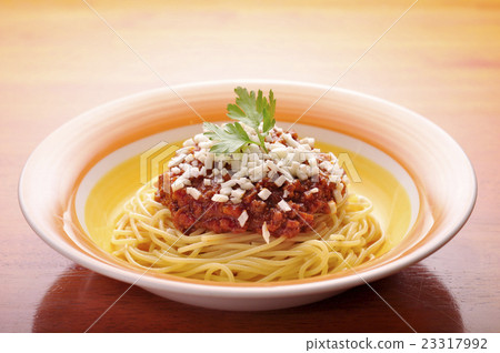 Meat sauce spaghetti with Mozzarella cheese 23317992