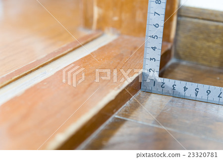 Sill door sliding door 23320781