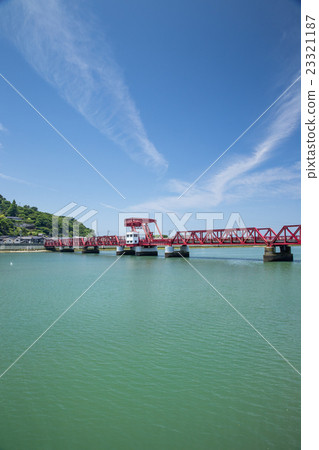 Bridge scenery overlooking the movable bridge (Nagahama Ohashi Bridge, Ozu City, Ehime Prefecture) Bridge scenery overlooking the movable bridge (Nagahama Ohashi Bridge, Ozu City, Ehime Prefecture) 23321187