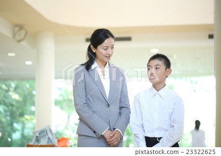 Male junior high school students and teachers Male junior high school students and teachers 23322625
