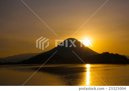 Dawn of Sanuki Fuji 23325004