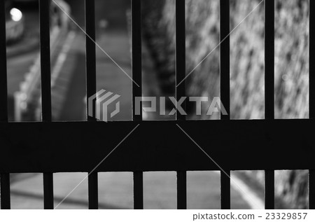 Barriers to separate Barriers to separate 23329857
