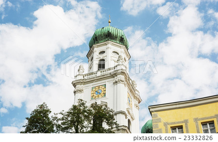 Famous Saint Stephen's cathedral in Passau 23332826