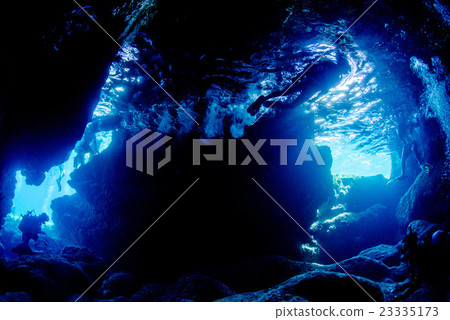 光進入洞穴 23335173