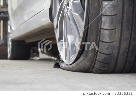 burst tire 23336351