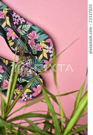 flower-patterned flip-flops flower-patterned flip-flops 23337820