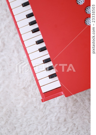 Toy piano (piano keyboard instrument music toy Toy baby toy child child cow child rearing childcare) Toy piano (piano keyboard instrument music toy Toy baby toy child child cow child rearing childcare) 23338503
