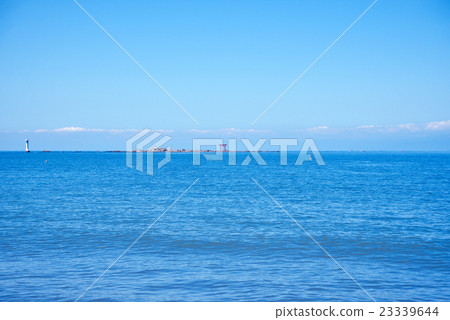 Torii在海中Hayama Nashima Torii在海中Hayama Nashima 23339644