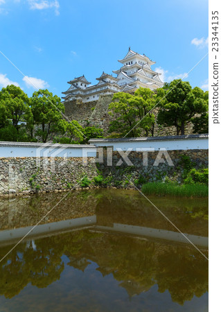 Himeji castle   23344135