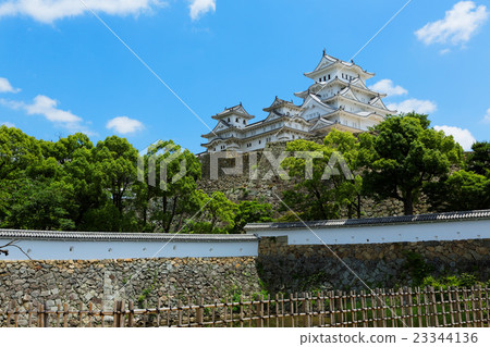 Himeji castle   23344136