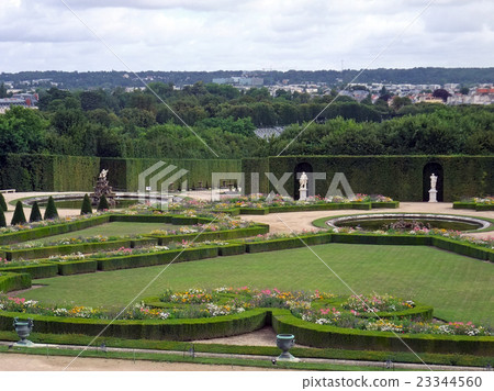 Fountain of Versailles Palace garden 23344560