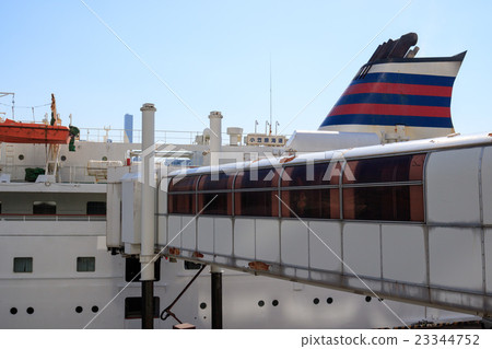 Ogasawaru Maru and Takeshiba pier Ogasawaru Maru and Takeshiba pier 23344752
