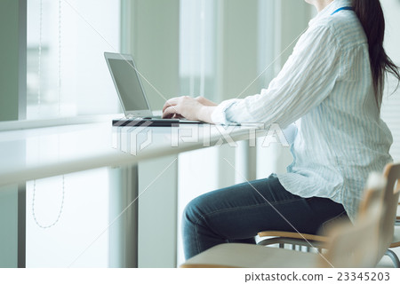 休息室自助餐廳 23345203