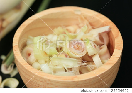 lemon grass 23354602