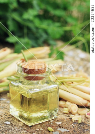lemon grass essential oil lemon grass essential oil 23354652