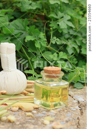 lemon grass essential oil 23354660